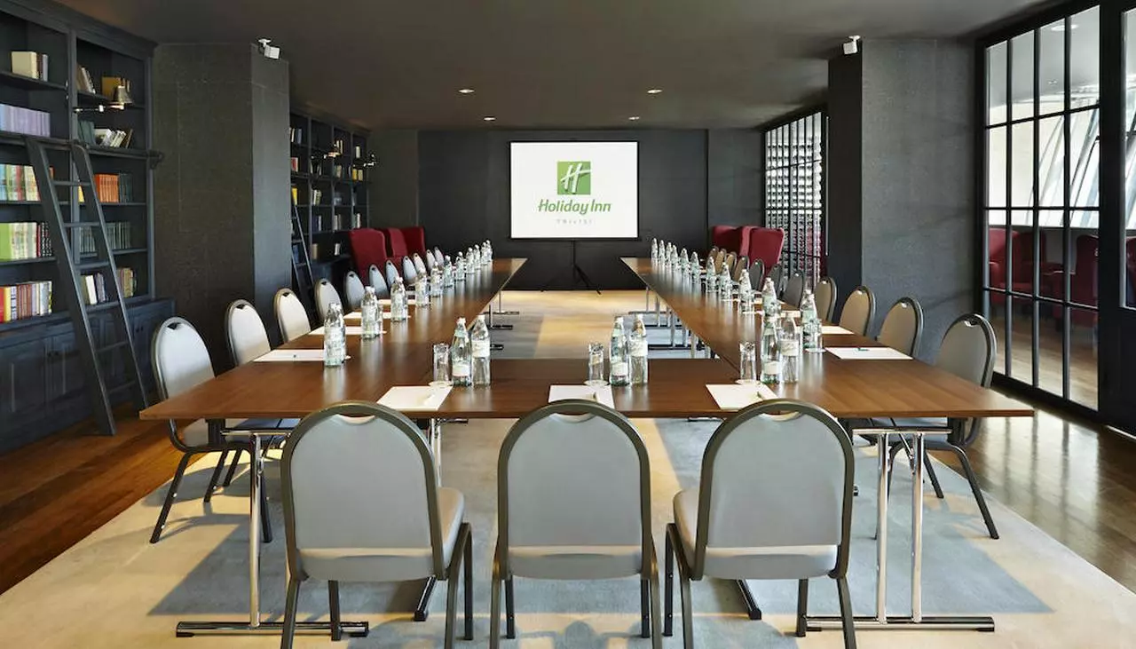 HOLIDAYINN_SHABAVIZ (20).jpg